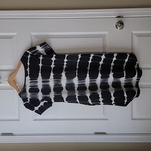 Exist, size medium, stretchy dress with pockets, black & white